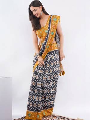 Black linen printed saree with blouse 1