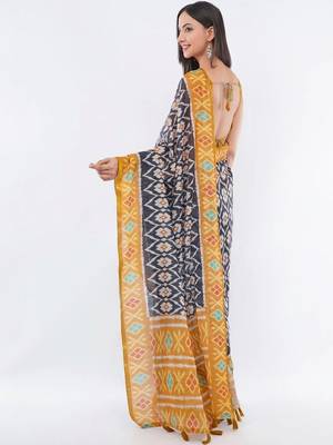 Black linen printed saree with blouse 3