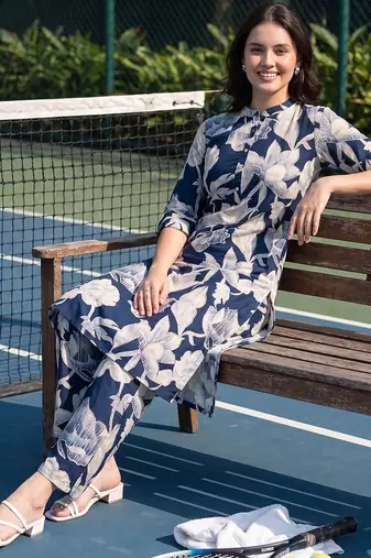 Women Floral Printed Regular Kurta with Trousers