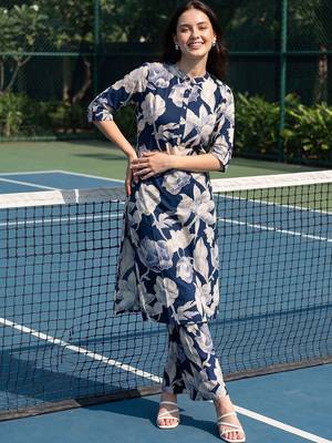 Women Floral Printed Regular Kurta with Trousers 1