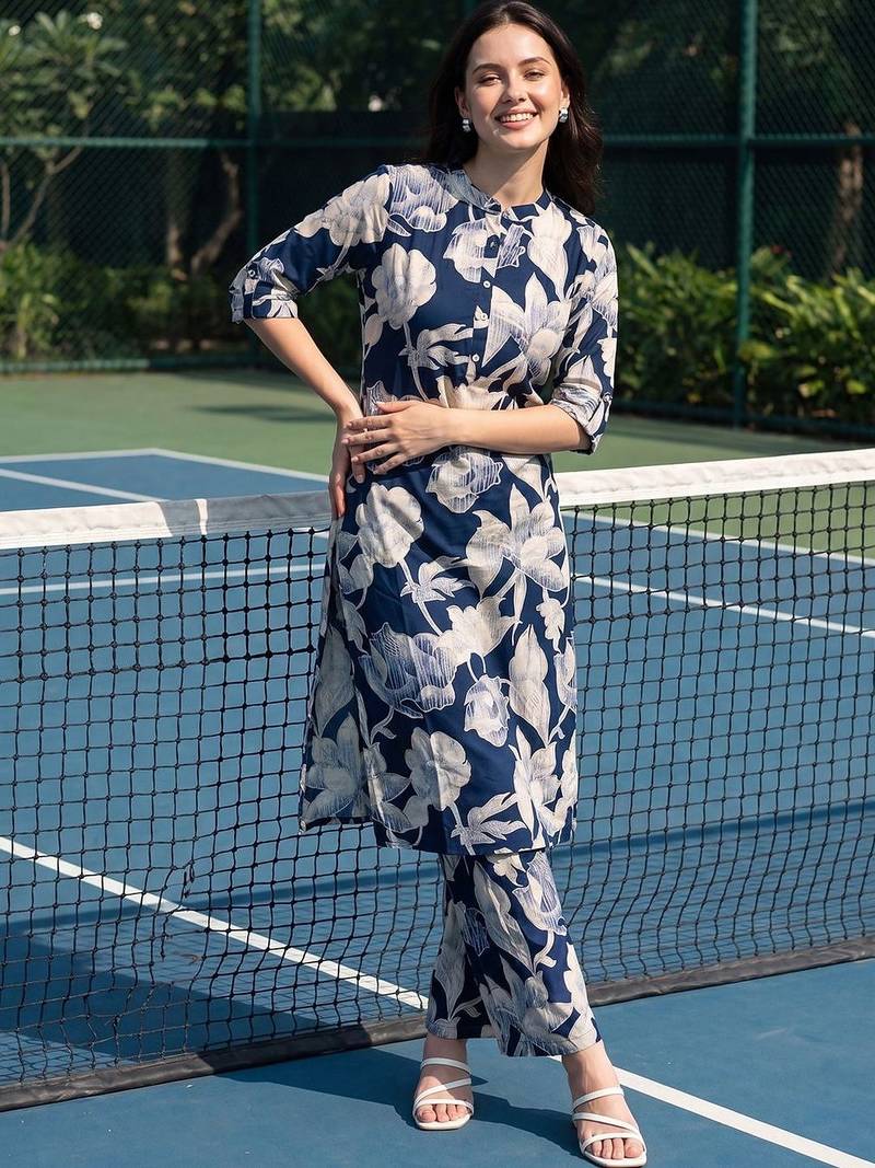 Women Floral Printed Regular Kurta with Trousers