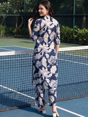 Women Floral Printed Regular Kurta with Trousers 5