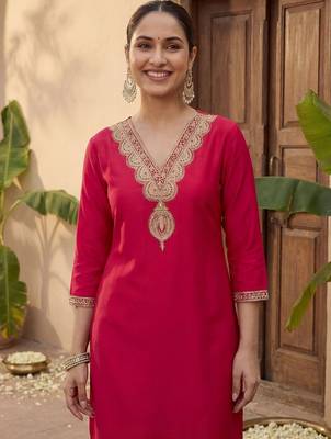 Women Ethnic Motifs Regular Liva Kurta with Trousers 1