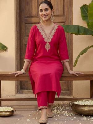 Women Ethnic Motifs Regular Liva Kurta with Trousers 4