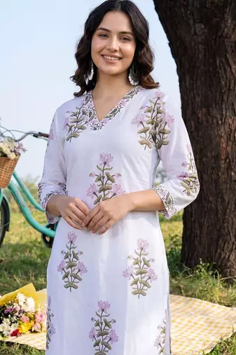 Women Floral Printed Regular Pure Cotton Kurta with Trousers