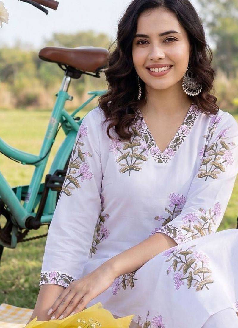 Women Floral Printed Regular Pure Cotton Kurta with Trousers