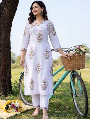 Women Floral Printed Regular Pure Cotton Kurta with Trousers 3