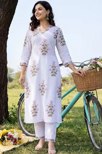 Women Floral Printed Regular Pure Cotton Kurta with Trousers