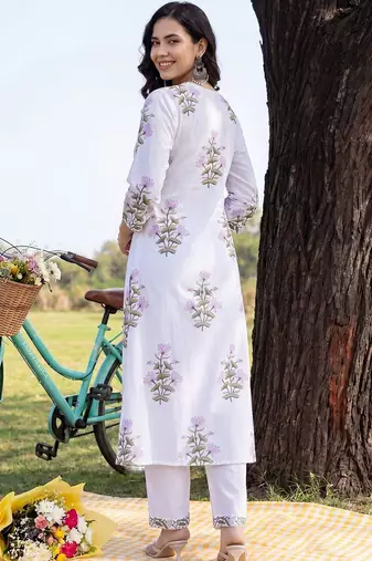 Women Floral Printed Regular Pure Cotton Kurta with Trousers