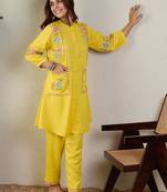 Women Floral Embroidered Regular Thread Work Kurta with Trousers