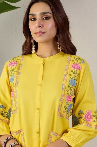 Women Floral Embroidered Regular Thread Work Kurta with Trousers