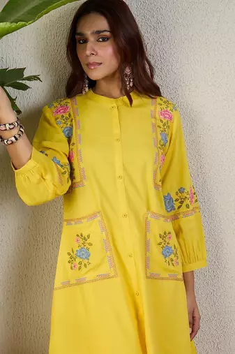 Women Floral Embroidered Regular Thread Work Kurta with Trousers