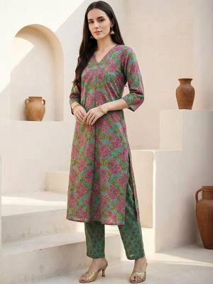 Women Floral Printed Regular Pure Cotton Kurta with Trousers 1
