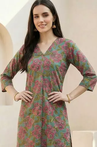 Women Floral Printed Regular Pure Cotton Kurta with Trousers