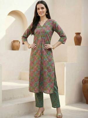 Women Floral Printed Regular Pure Cotton Kurta with Trousers 5