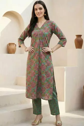 Women Floral Printed Regular Pure Cotton Kurta with Trousers