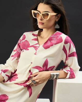 Women Floral Printed Regular Kurta with Trousers 2
