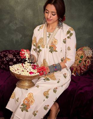 Floral Printed Pure Cotton V-Neck A-Line Kurta With Palazzos 7