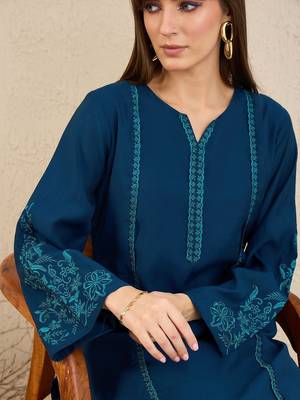 Ethnic Motifs Embroidered Thread Work Kurta With Trousers 2