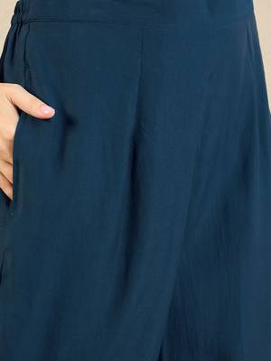 Ethnic Motifs Embroidered Thread Work Kurta With Trousers 3