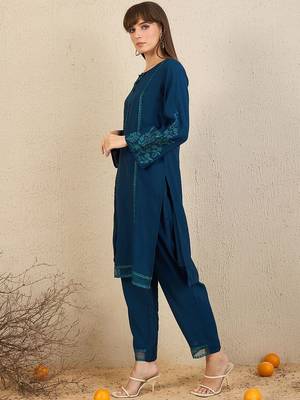 Ethnic Motifs Embroidered Thread Work Kurta With Trousers 4