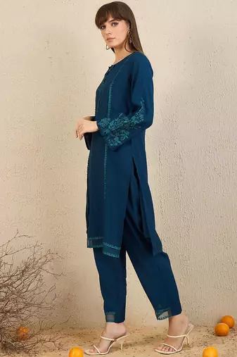 Ethnic Motifs Embroidered Thread Work Kurta With Trousers