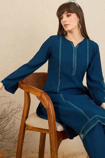 Ethnic Motifs Embroidered Thread Work Kurta With Trousers