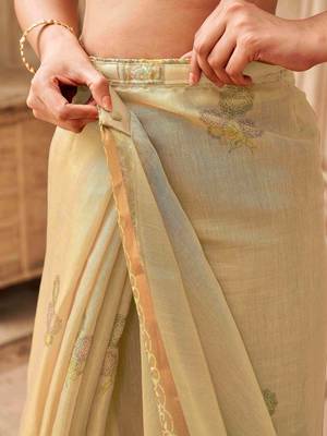 Beige polyester printed saree with blouse 4