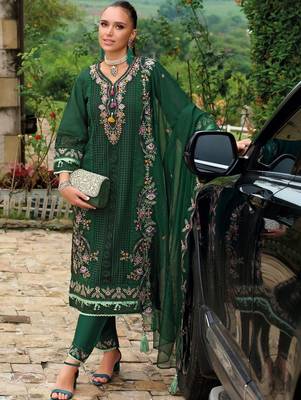 Women Floral Embroidered Regular Thread Work Kurta with Trousers & With Dupatta 3