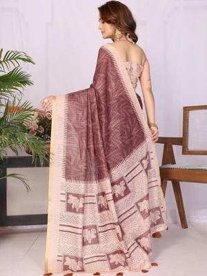 Maroon linen printed saree with blouse 5