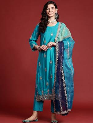 Ethnic Motifs Embroidered Sequinned Kurta With Trousers & Dupatta 1