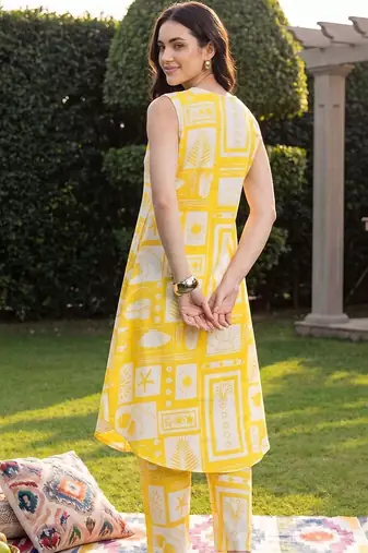 Women Printed Regular Pure Cotton Kurta with Trousers