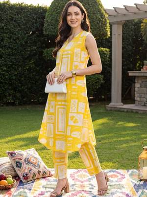 Women Printed Regular Pure Cotton Kurta with Trousers 6