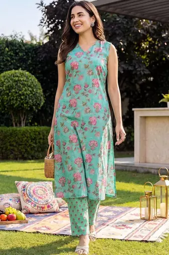 Women Floral Printed Regular Pure Cotton Kurta with Trousers