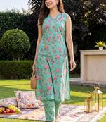 Women Floral Printed Regular Pure Cotton Kurta with Trousers