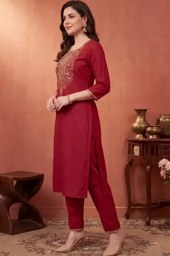 Women Ethnic Motifs Embroidered Regular Pure Cotton Kurta with Trousers