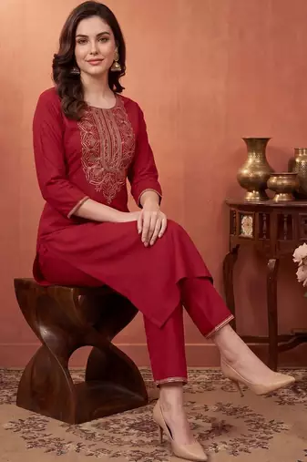 Women Ethnic Motifs Embroidered Regular Pure Cotton Kurta with Trousers
