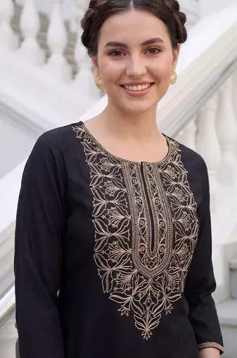 Women Ethnic Motifs Embroidered Regular Thread Work Pure Cotton Kurta with Trousers