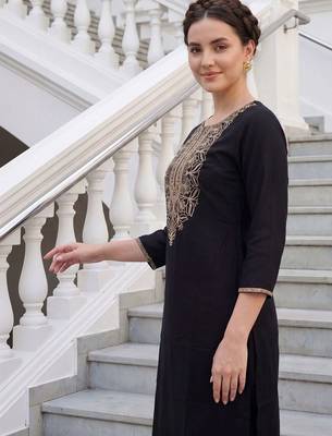 Women Ethnic Motifs Embroidered Regular Thread Work Pure Cotton Kurta with Trousers 3
