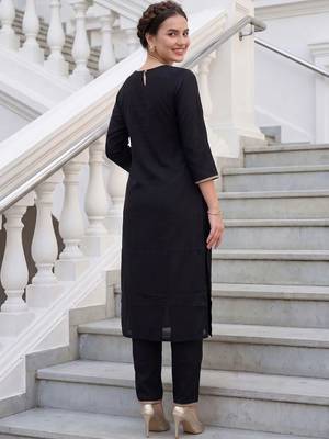Women Ethnic Motifs Embroidered Regular Thread Work Pure Cotton Kurta with Trousers 4
