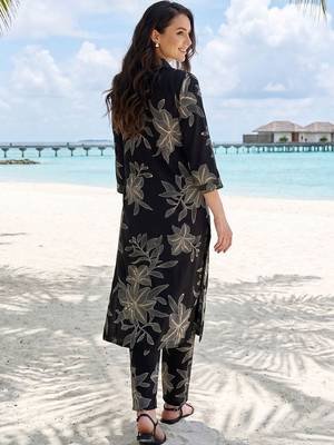 Women Floral Printed Regular Kurta with Trousers 4