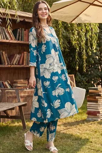 Women Floral Printed Regular Kurta with Trousers