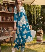 Women Floral Printed Regular Kurta with Trousers