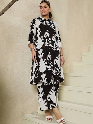 Women Printed Regular Cotton Kurta with Palazzos 6