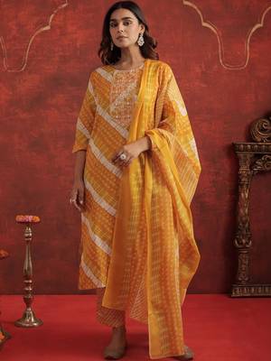 Women Leheriya Dyed Regular Thread Work Kurta with Trousers & With Dupatta 1