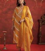 Women Leheriya Dyed Regular Thread Work Kurta with Trousers & With Dupatta