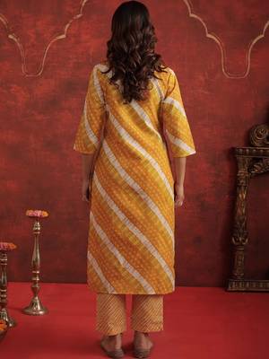 Women Leheriya Dyed Regular Thread Work Kurta with Trousers & With Dupatta 4