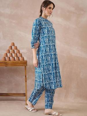 Women Printed Regular Pure Cotton Kurta with Trousers 3