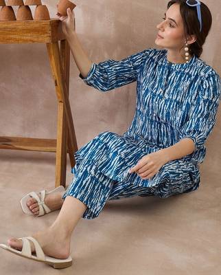 Women Printed Regular Pure Cotton Kurta with Trousers 5