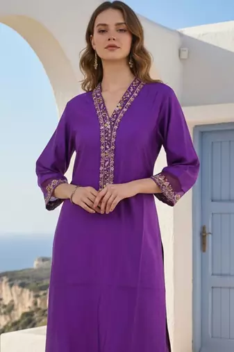 Women Ethnic Motifs Embroidered Regular Thread Work Liva Kurta with Trousers